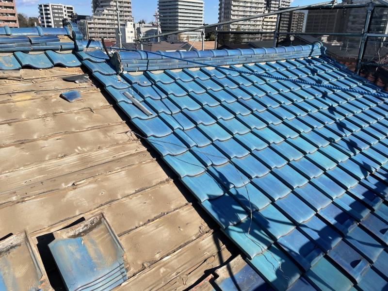 重い瓦屋根の撤去作業ー所沢市事例写真