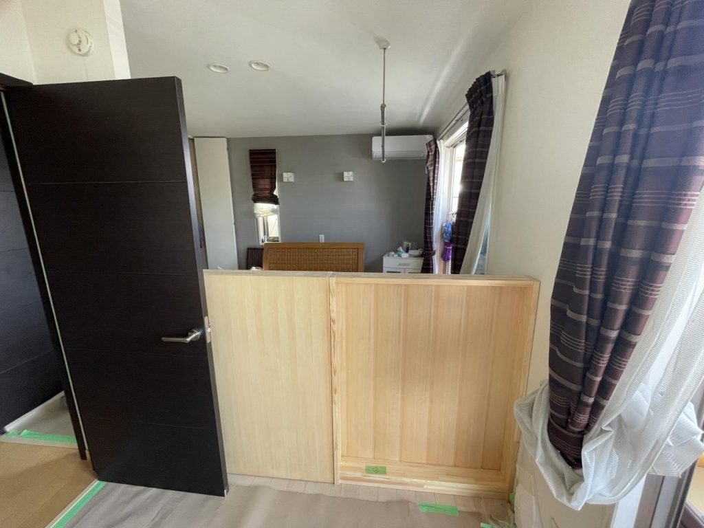 収納棚で部屋の間仕切りを作る　所沢市事例